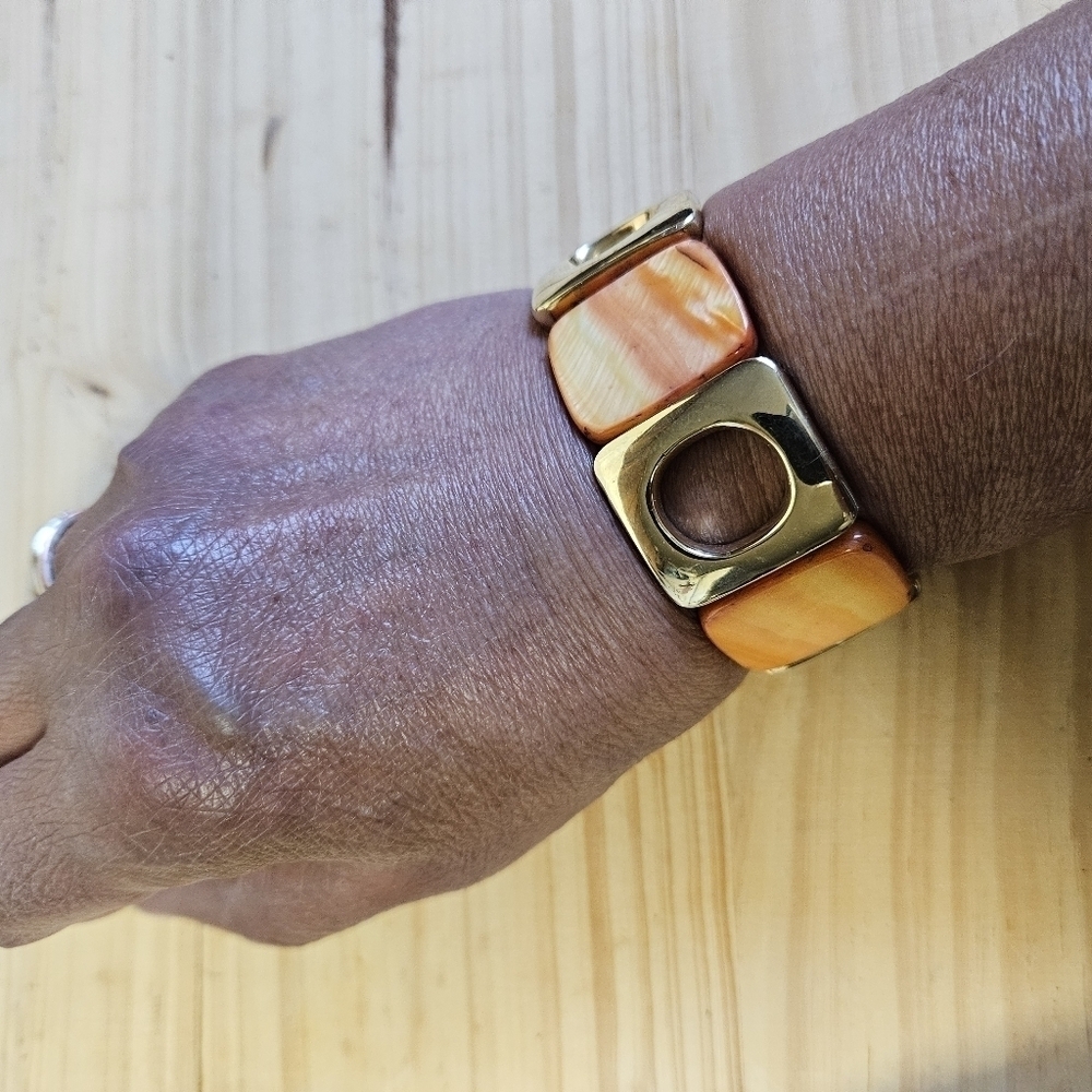 Vintage Tangerine Glass and Gold-tone Geometric Metal Stretch Bracelet